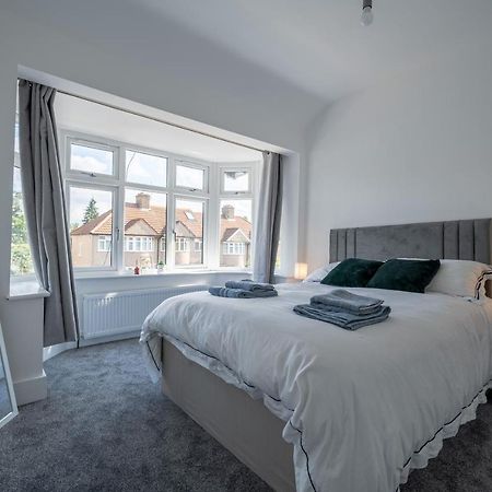 Modern 5 Bed Home In Ealing, Free Driveway Parking, Sleeps 8 Harrow on the Hill Exterior foto