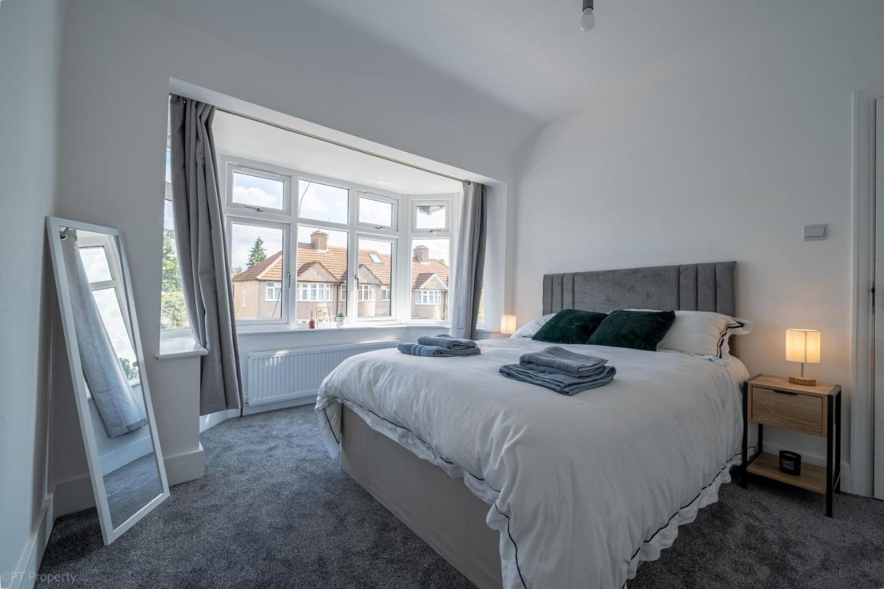 Modern 5 Bed Home In Ealing, Free Driveway Parking, Sleeps 8 Harrow on the Hill Exterior foto